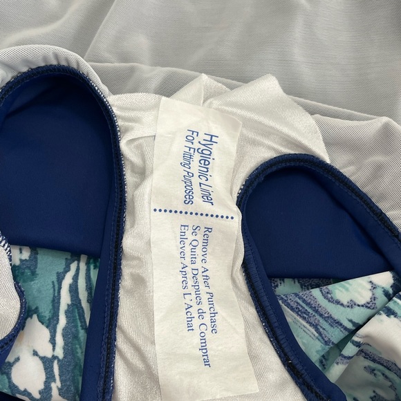 Maxine Women's Ikat Border Bandeau One Piece Swimsuit Size 8 New! - Picture 10 of 14